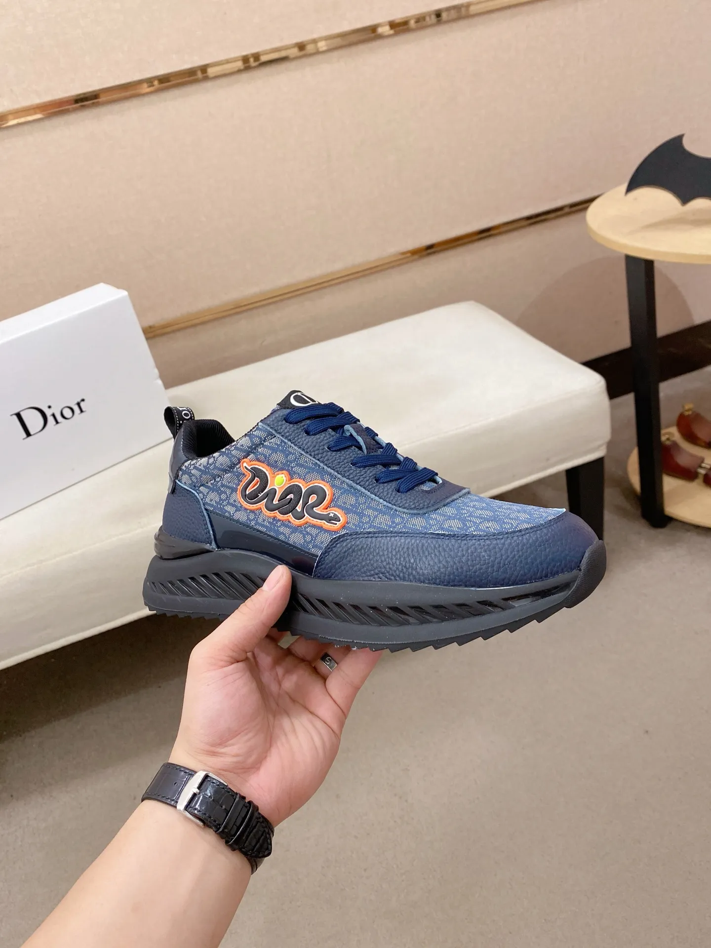 Factory price: 462💰 [Dior·Dior] New casual sports style men's shoes, new spring and summer design, perfect workmanship, lace-up style to create cabinet quality, upper: imported first-layer cowhide, sheepskin lining is soft and comfortable, ultra-light TPU wear-resistant outsole, simple, versatile fashion men's shoes, excellent color code number 38--44. Can be customized 45 non-returnable